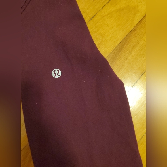 Lululemon City Pulse Pant. Plum / Burgundy color. Size 8. 27" inseam. Ruffled. - Picture 8 of 13